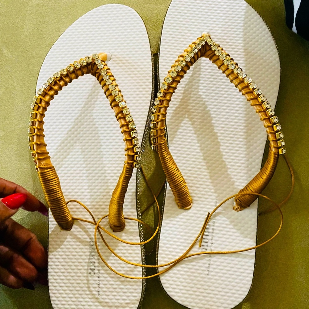 Custom NWT Rhinestone Gold & White Flip Flops - Picture 5 of 5